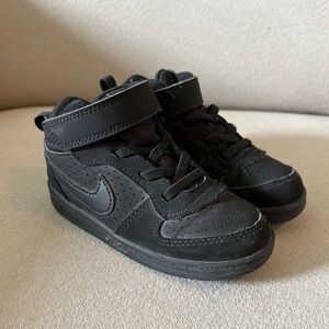 Nike Court Borough Sneakers